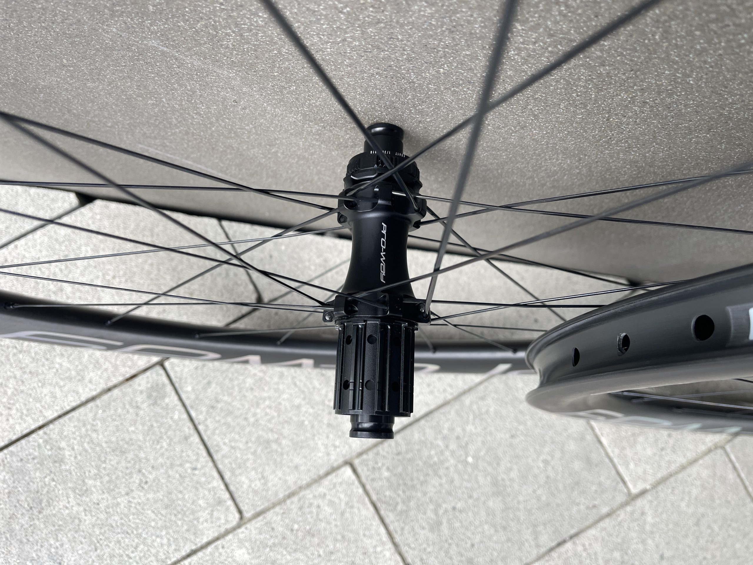 (GW) NEW 2025! Koła karbonowe PRO-WAY NEW TITANIUM 50mm RAINBOW 🌈 Ultralight Ratchet 36T waga od 1350g! - obrazek 4