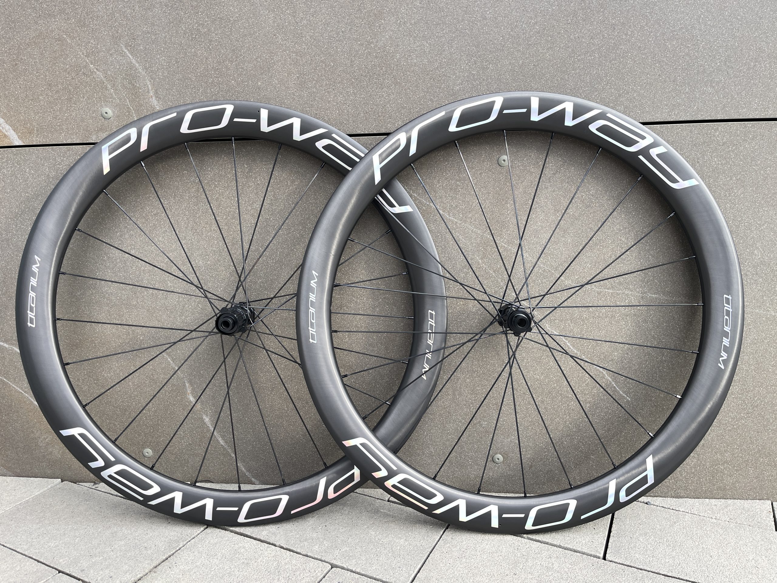 (GW) NEW 2025! Koła karbonowe PRO-WAY NEW TITANIUM 50mm RAINBOW 🌈 Ultralight Ratchet 36T waga od 1350g! - obrazek 7