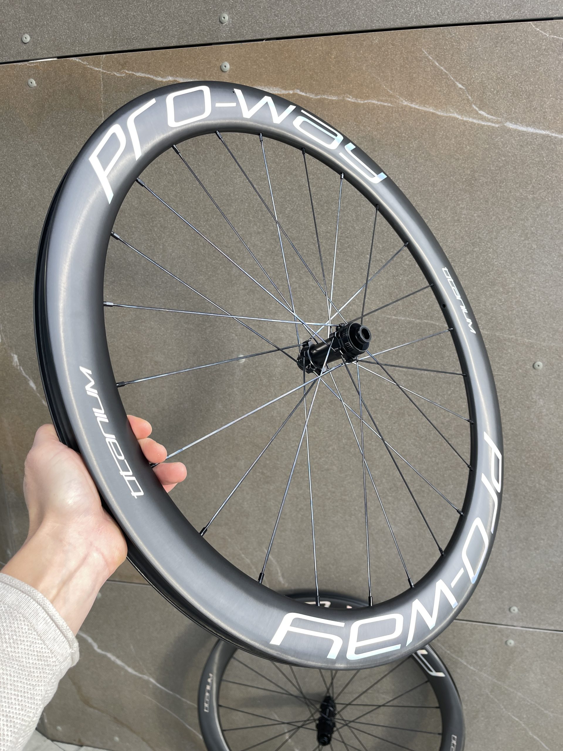 (GW) NEW 2025! Koła karbonowe PRO-WAY NEW TITANIUM 50mm RAINBOW 🌈 Ultralight Ratchet 36T waga od 1350g! - obrazek 8