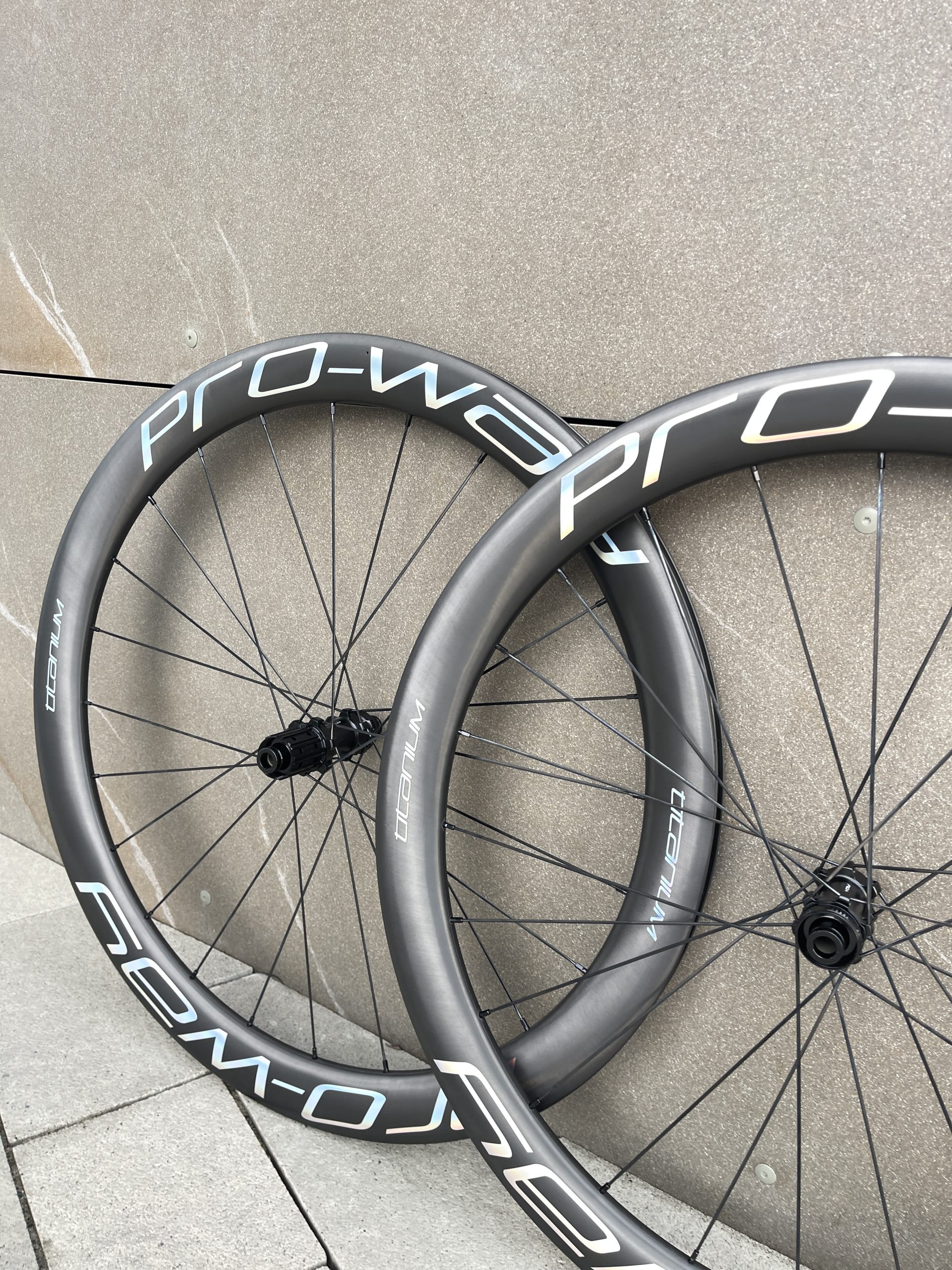 (GW) NEW 2025! Koła karbonowe PRO-WAY NEW TITANIUM 50mm RAINBOW 🌈 Ultralight Ratchet 36T waga od 1350g! - obrazek 12