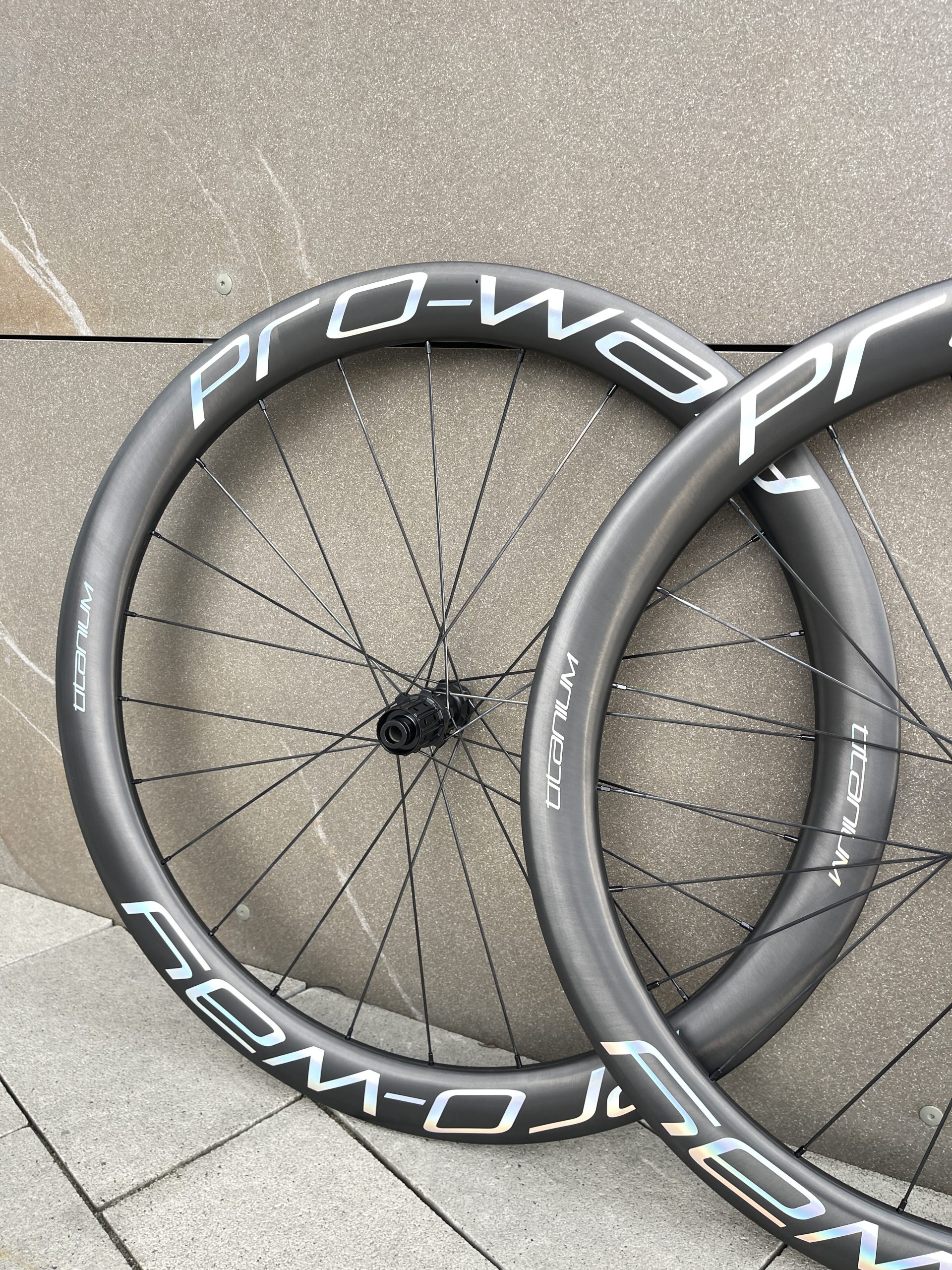 (GW) NEW 2025! Koła karbonowe PRO-WAY NEW TITANIUM 50mm RAINBOW 🌈 Ultralight Ratchet 36T waga od 1350g! - obrazek 11